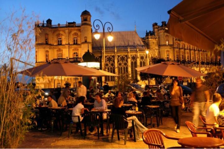 Saint-Germain-En-Laye: Grand Studio En Centre Ville A 2 Minutes Du Rer المظهر الخارجي الصورة